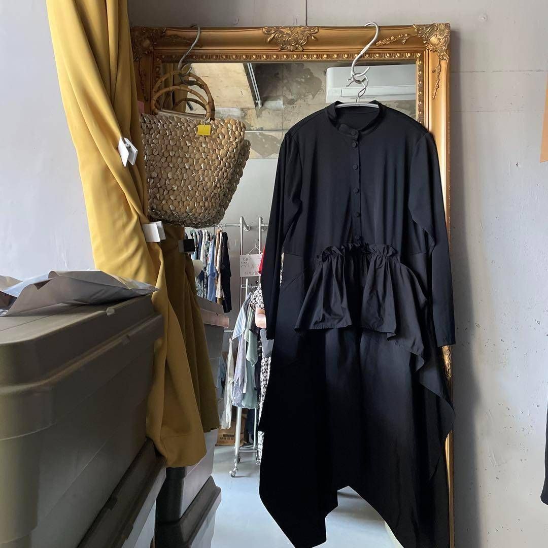 レナウン ワンピース 無地 フリル アシンメトリー 黒 ブラック BLACK クロ くろ お呼ばれ デート オフィスカジュアル 食事会 お出かけ 上品 フォーマル