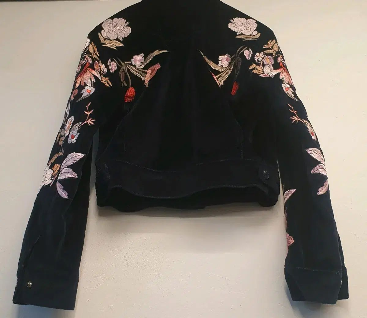 44 細身55 サンドロ クロップド 刺繍 ツアーベルベット ジャケット