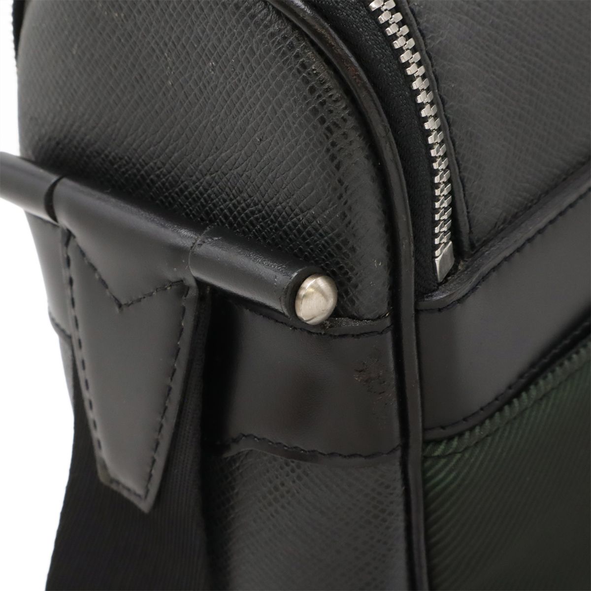 LOUIS VUITTON ルイ ヴィトン タイガ タイミール ショルダーバッグ