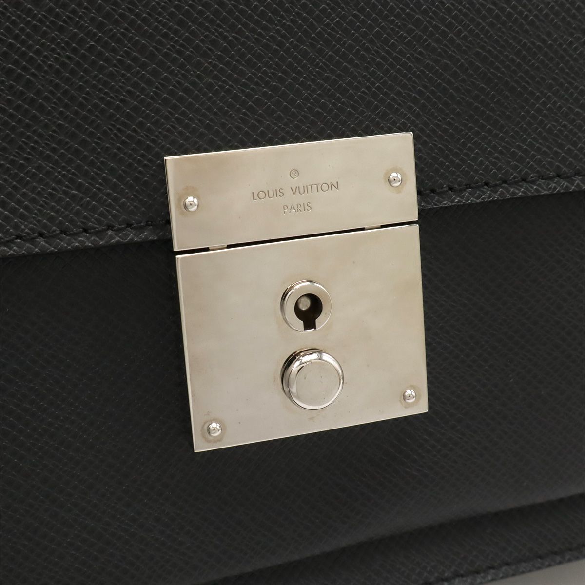 LOUIS VUITTON ルイ ヴィトン タイガ ネオ べライヤ セカンドバッグ