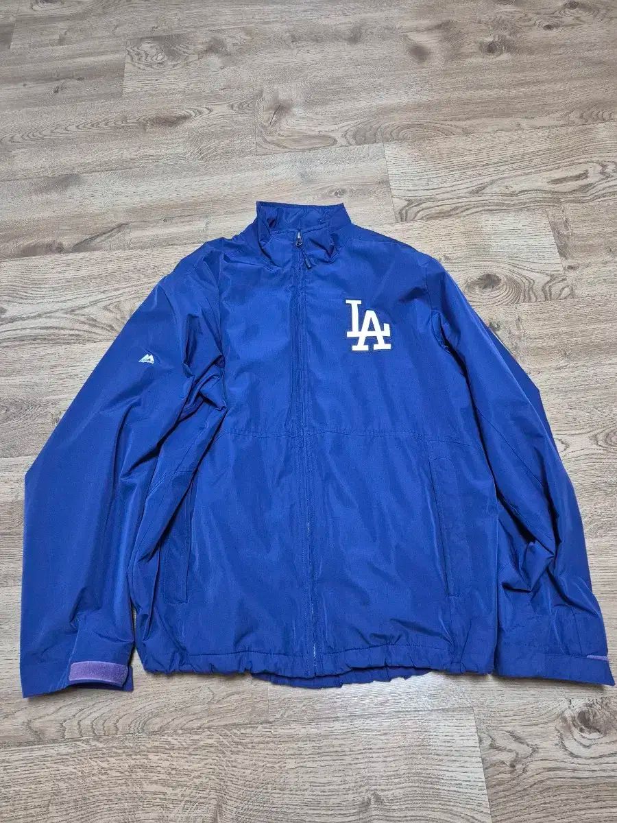 マジェスティック LAドジャーズ アセンティック アウター