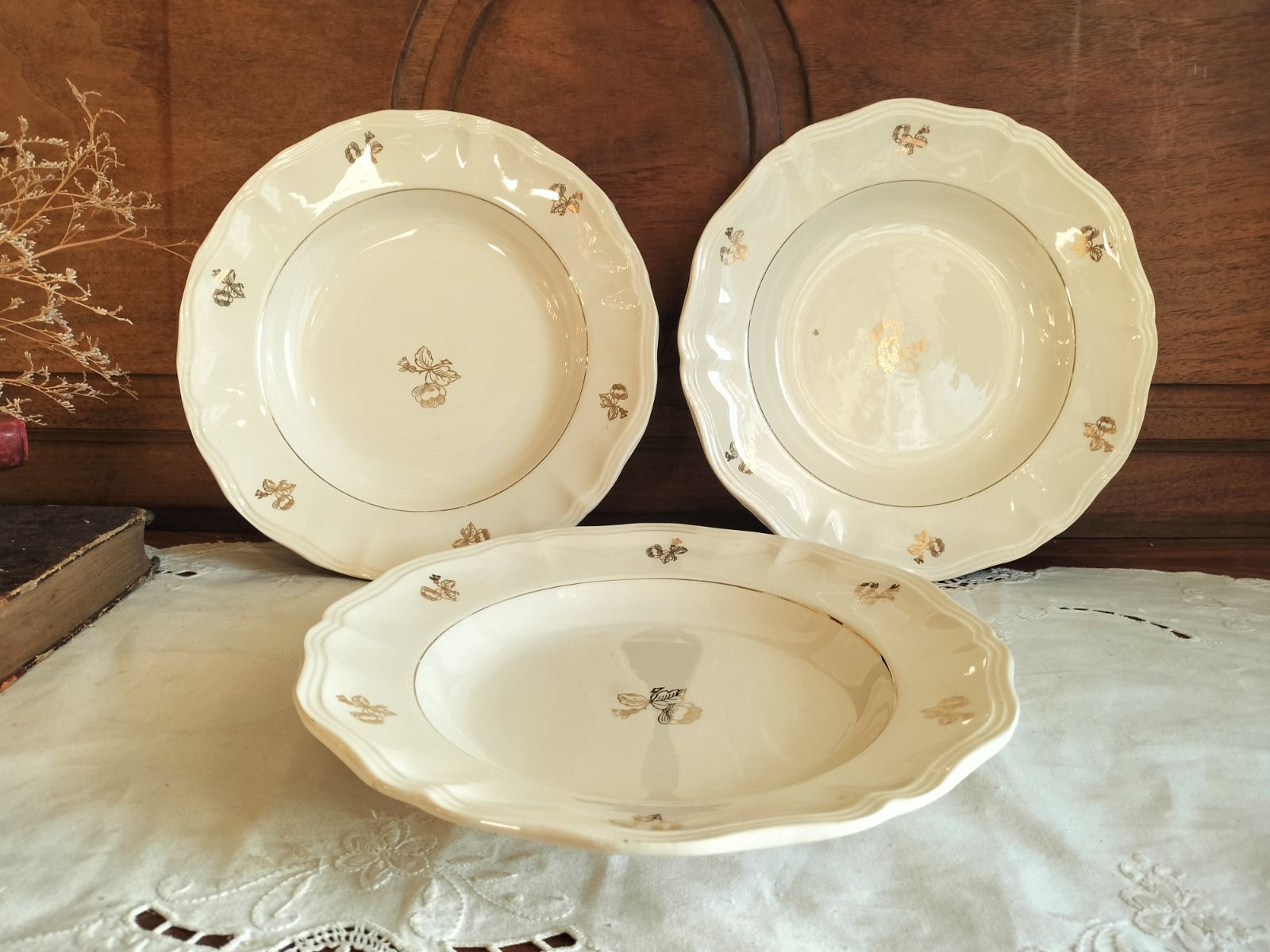 フランス アンティーク サルグミンヌ 花リム ティーセット フランス アンティーク サルグミンヌ 花リム 絵つき 深 皿 3枚セット