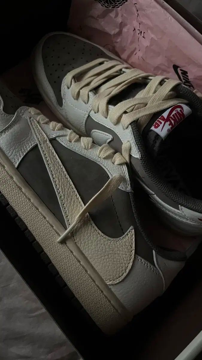 トラヴィススコット　リバースモカ26センチ トラヴィス スコット×ナイキ エアジョーダン1 ロー リバースモカ