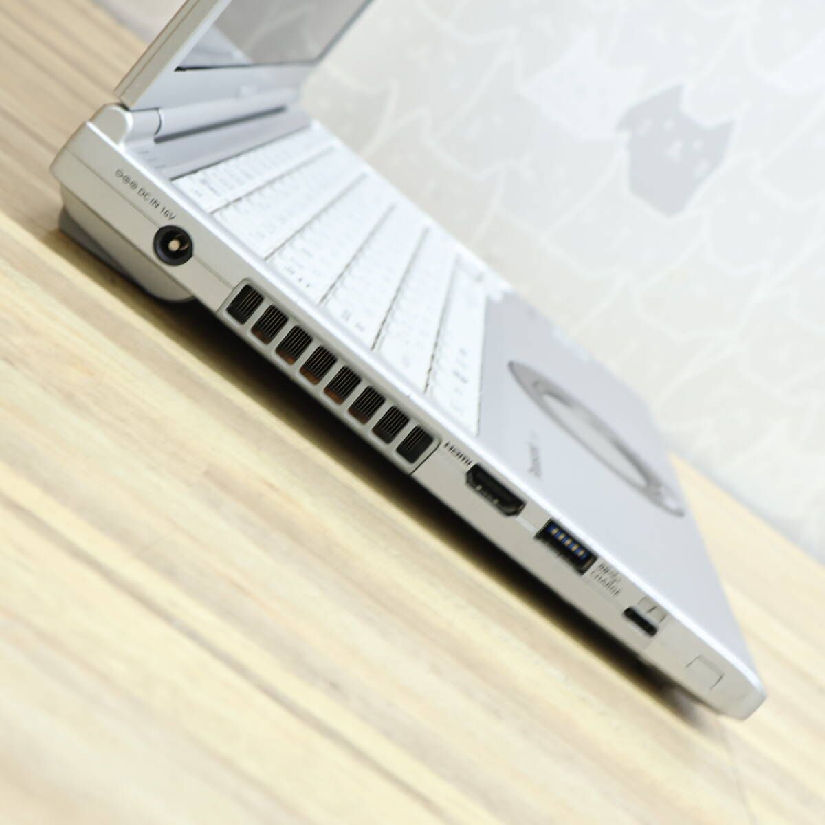 ☆美品 高性能10世代4コアi5！M.2 NVMeSSD256GB メモリ16GB☆CF-SV9