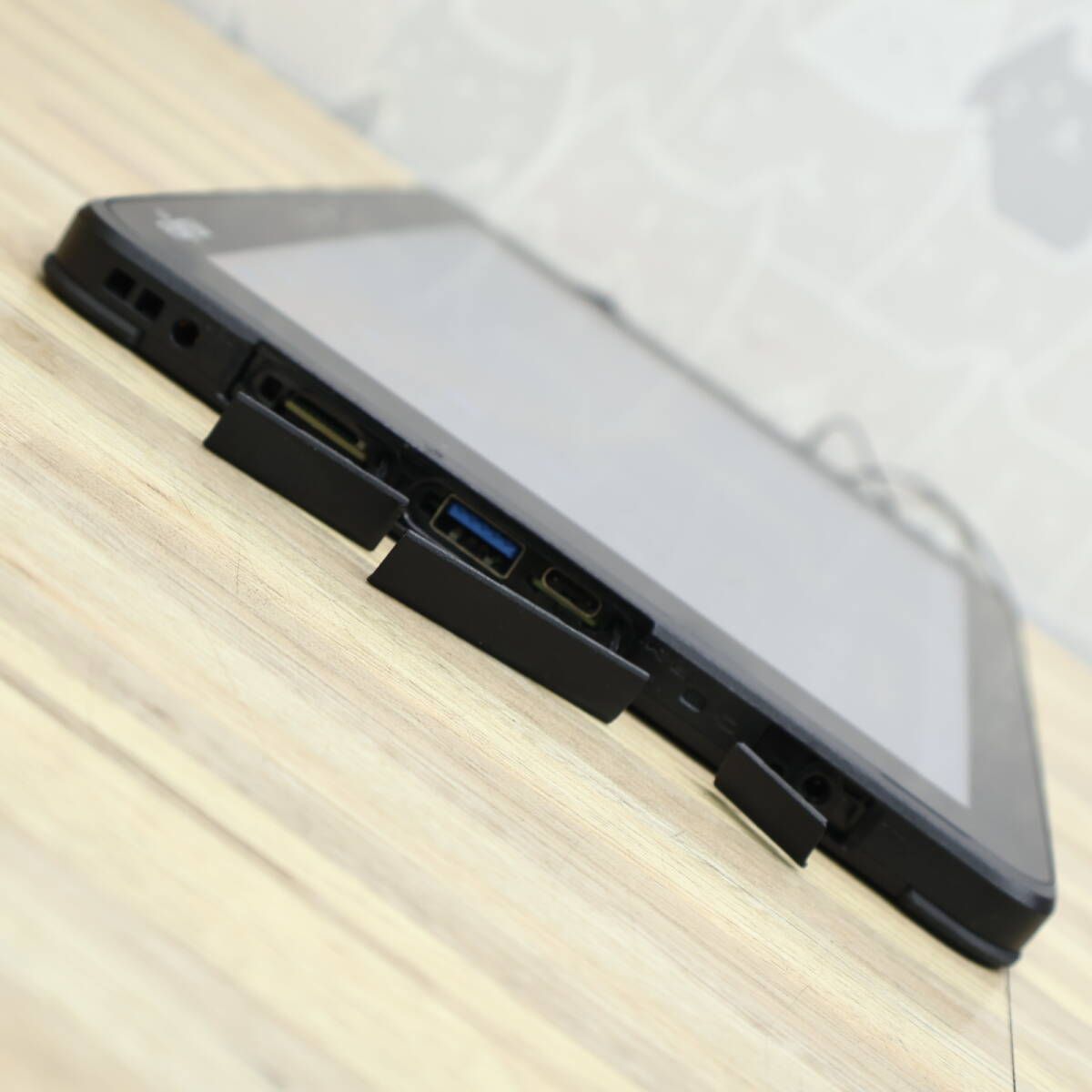 ☆防水☆美品 SSD128GB メモリ8GB☆Q509/VE Webカメラ TypeC 高解像度