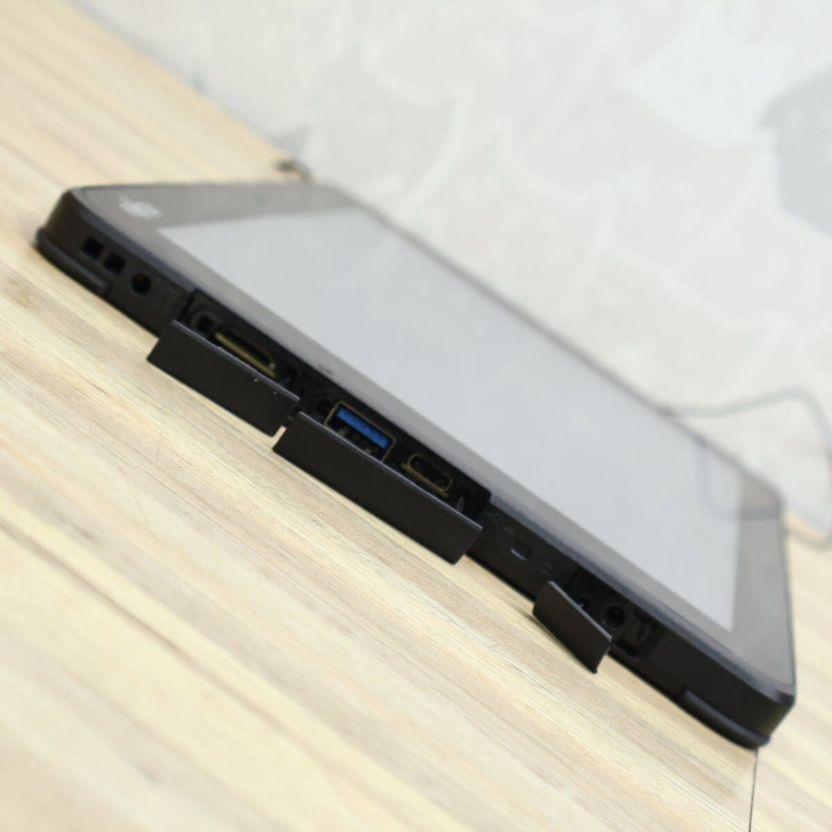 ☆防水☆美品 SSD128GB メモリ8GB☆Q509/VE Webカメラ TypeC 高解像度