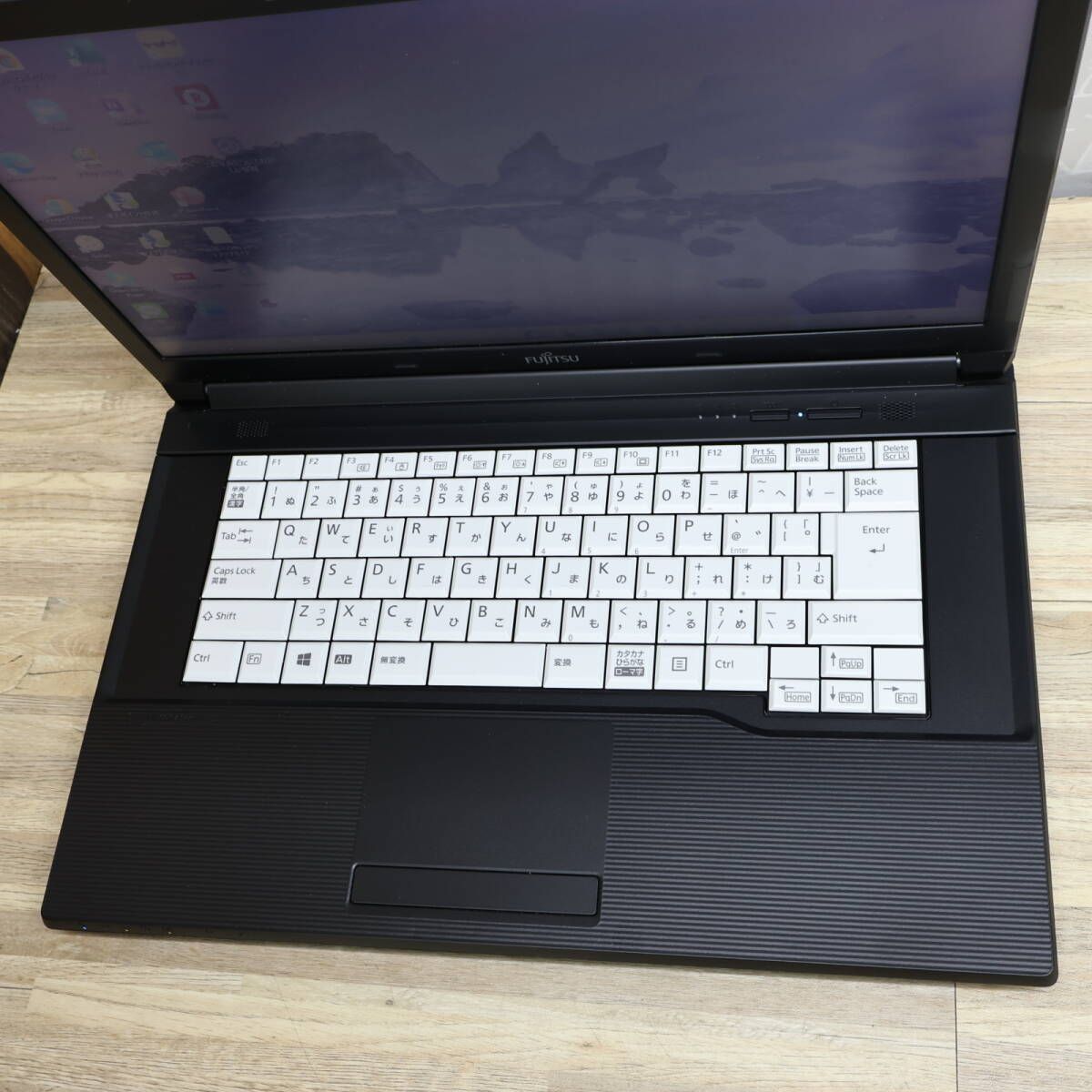 ノートPC ☆激レア！マウスパッド非搭載☆超美品 高性能7