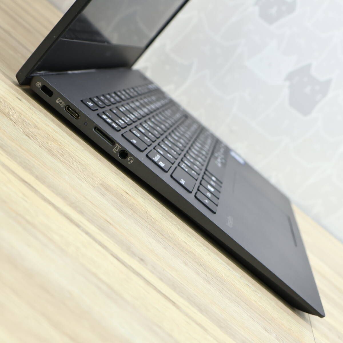 ☆美品 高性能8世代4コアi5！M.2 NVMeSSD256GB メモリ8GB☆VKT16G Core