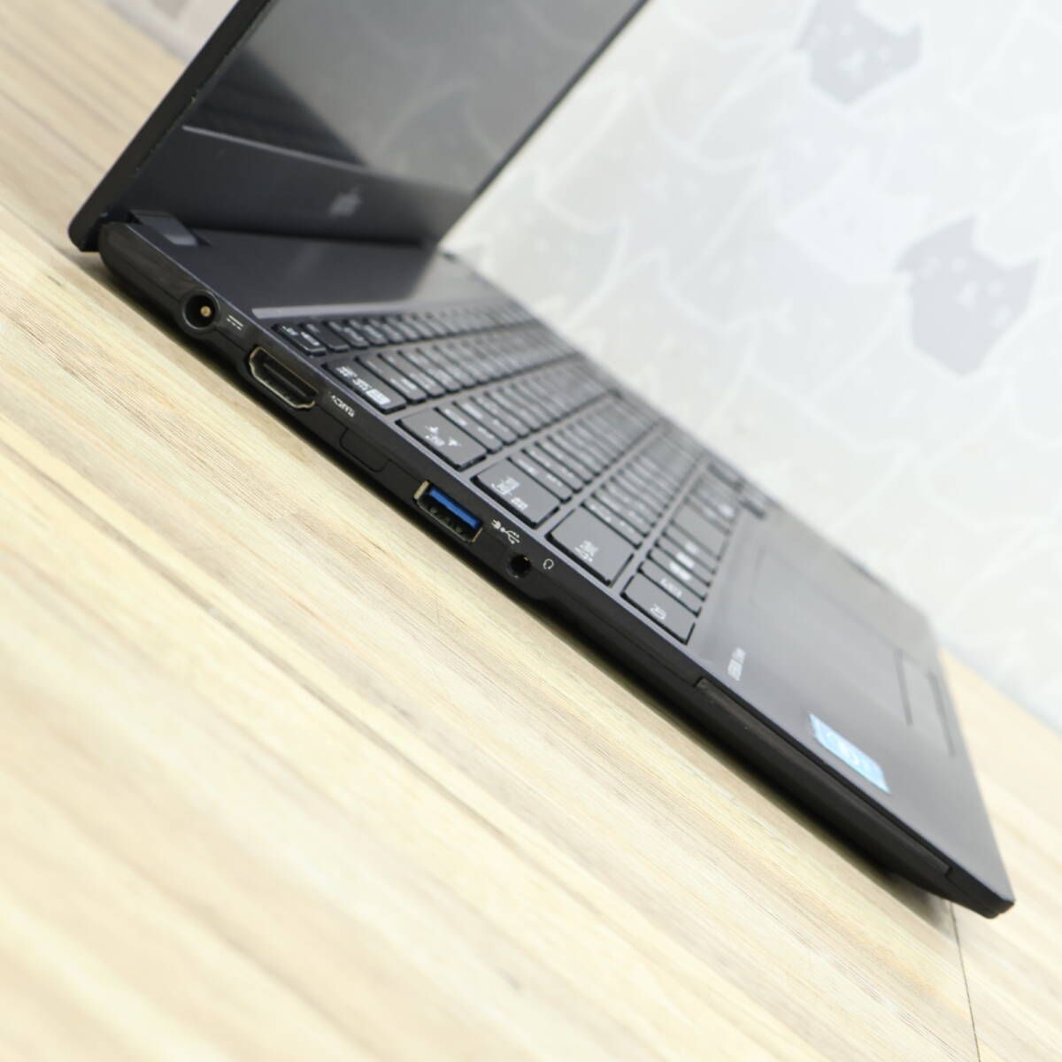 ☆超美品 SSD128GB☆U937/P Webカメラ Bluetooth 高解像度 Celeron