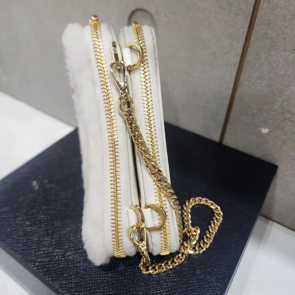 三角ロゴ ダブルジッパー