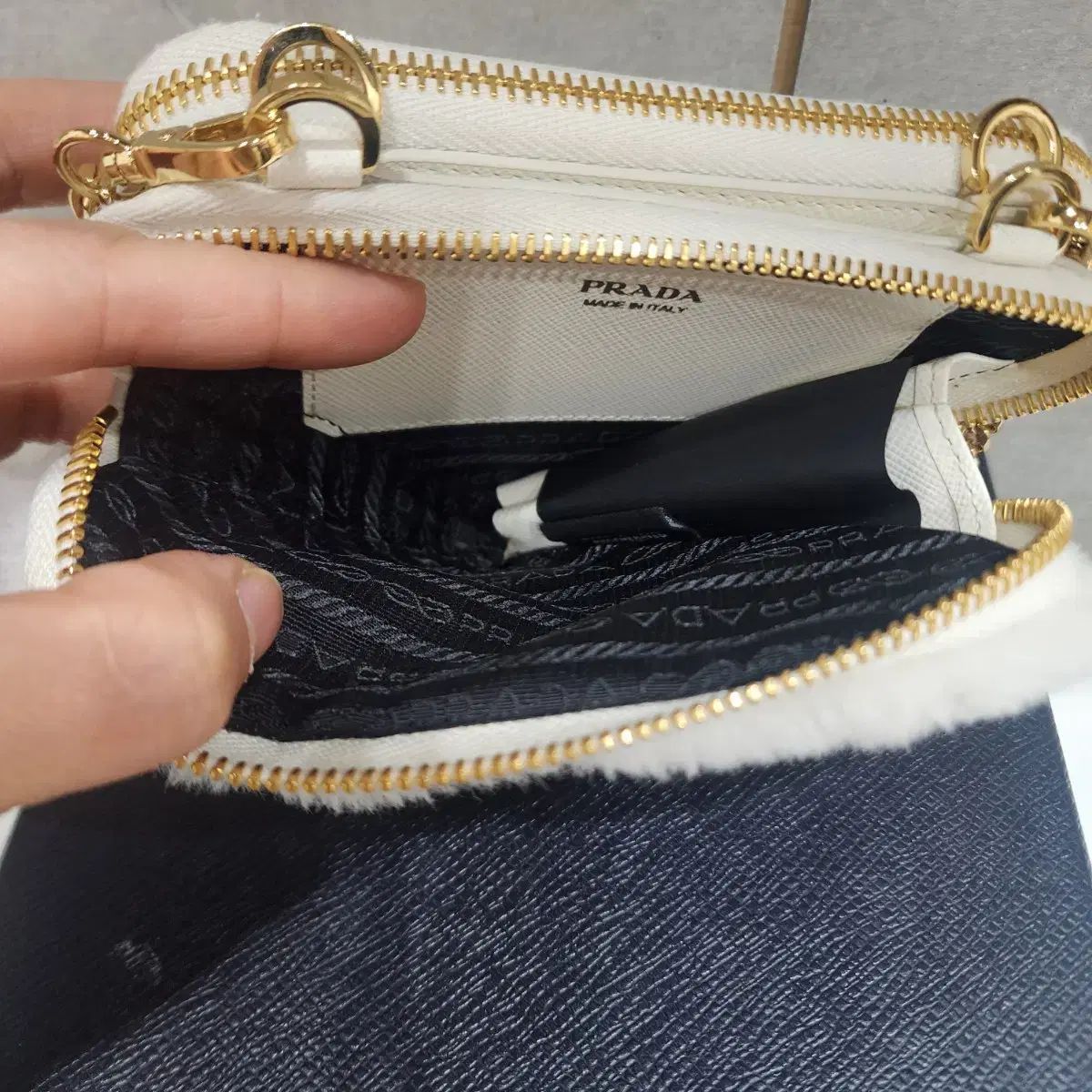  PRADA プラダ Shearling シアーリング 三角ロゴ ダブルジッパー ショルダー-クロスバック メッセンジャーバッグ ショルダーバッグ