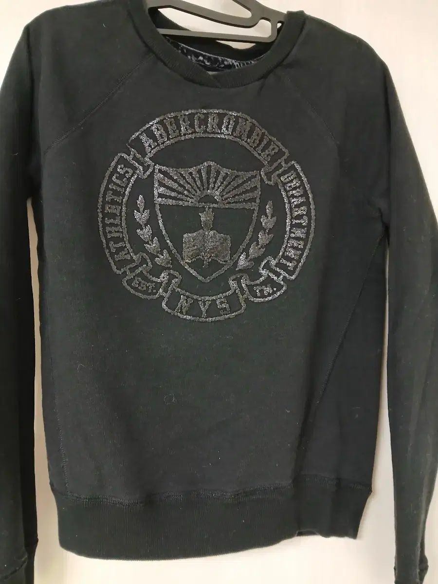 Abercrombie ブラック スウェット Tシャツ