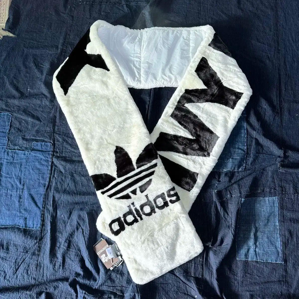 公式 アディダス x アイビーパーク リーミテッド 人造ファー スカーフ