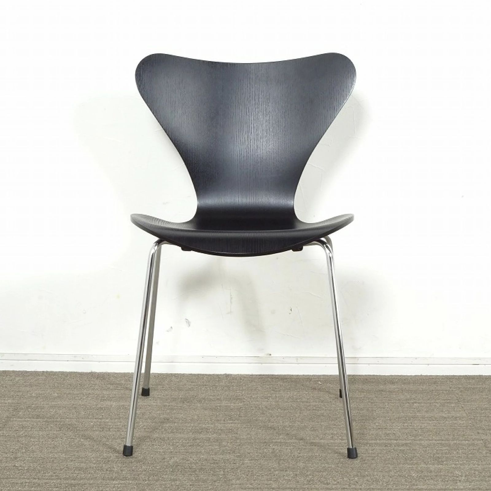 セブンチェア フリッツハンセン FRITZ HANSEN ブラック セブンチェア 3117 / フルパディングエッセンシャルレザー ブラック