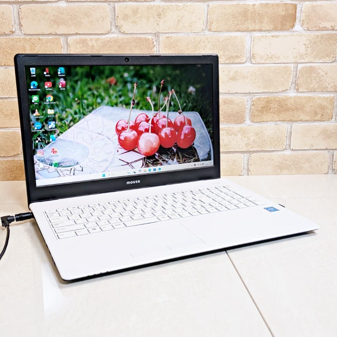 美品☆オフィス付き！新品SSD☆初心者OK☆Win11ノートパソコン☆A04