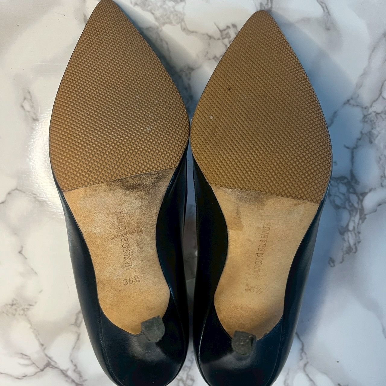 マノロブラニク MANOLO BLAHNIK ブラック レザーパンプス 36.5 10cm