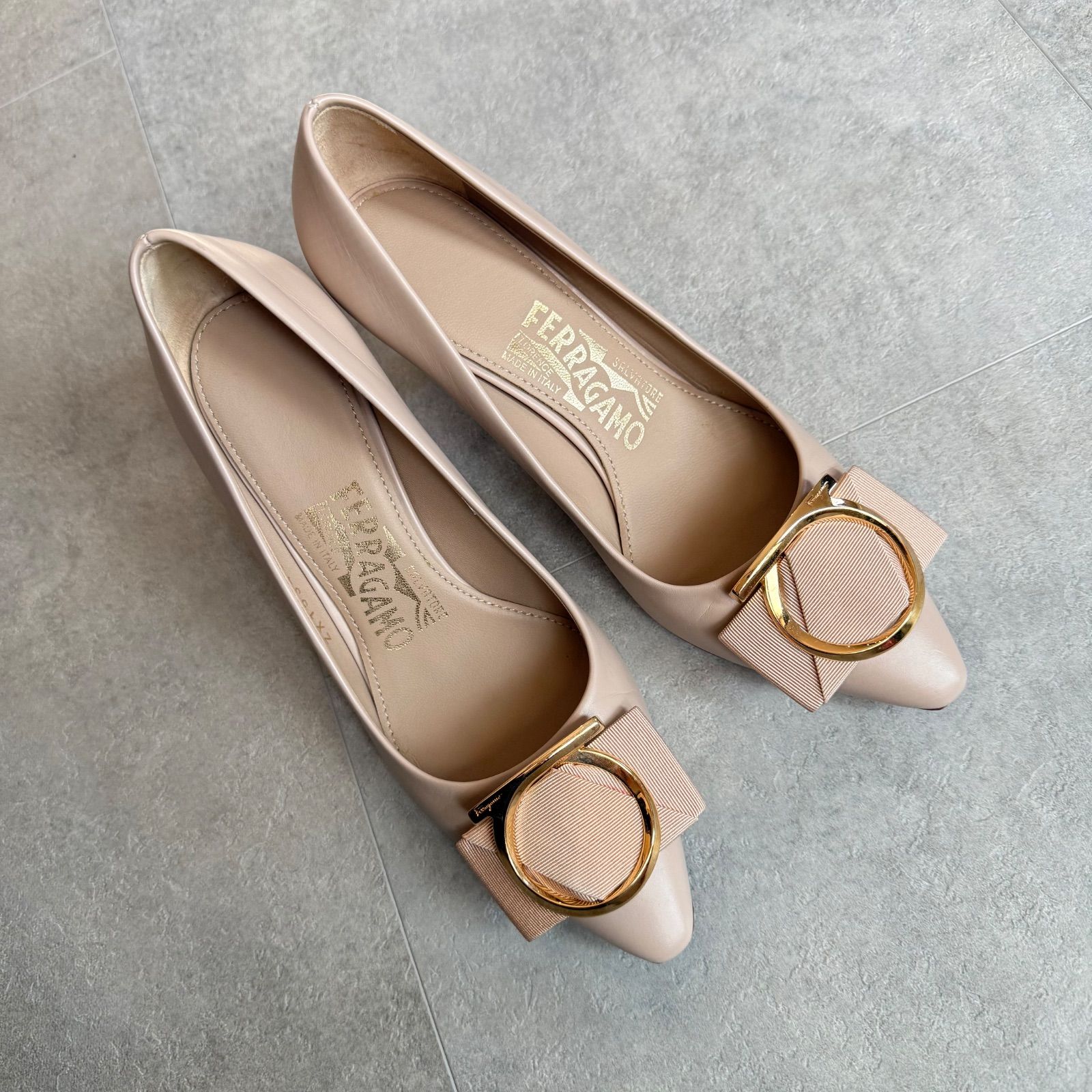 美品 SalvatoreFerragamo サルヴァトーレフェラガモ ガンチーニ