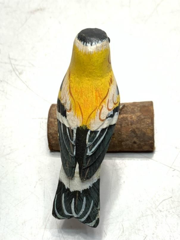 希少 ゴールドフィンチ バードカービング 野鳥彫刻 木彫りの野鳥 置物