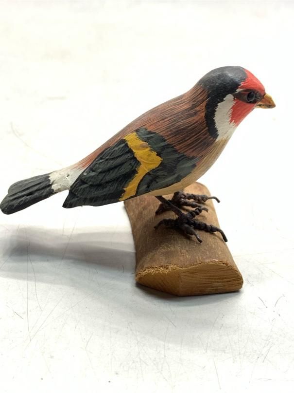 希少 ゴールドフィンチ バードカービング 野鳥彫刻 木彫りの野鳥 置物
