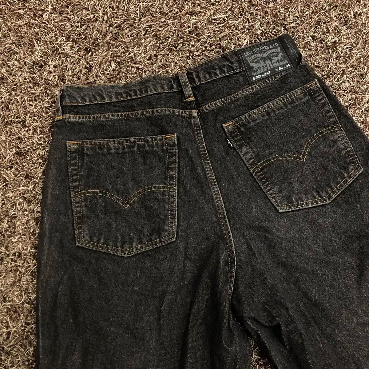 32 リーバイス スーパー バギー ブラックジーン デニム パンツ - メルカリ