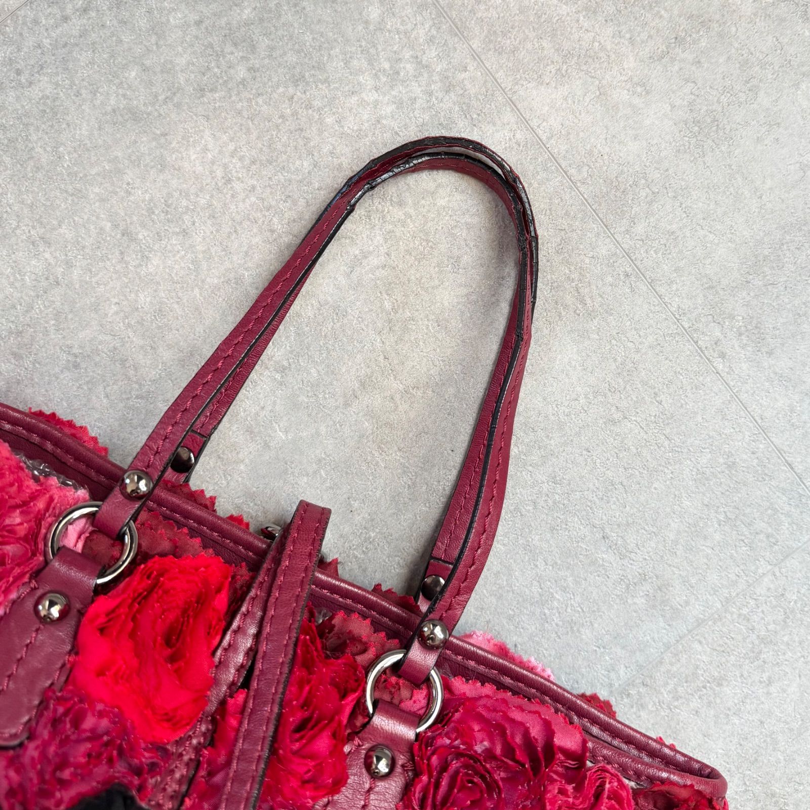 希少 VALENTINO GARAVANI ヴァレンティガラヴァーニ ローズ フラワー