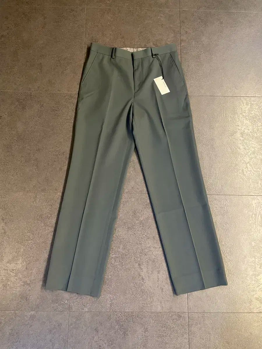 オーラリー ライト ウール マックス ギャバジン スラックス