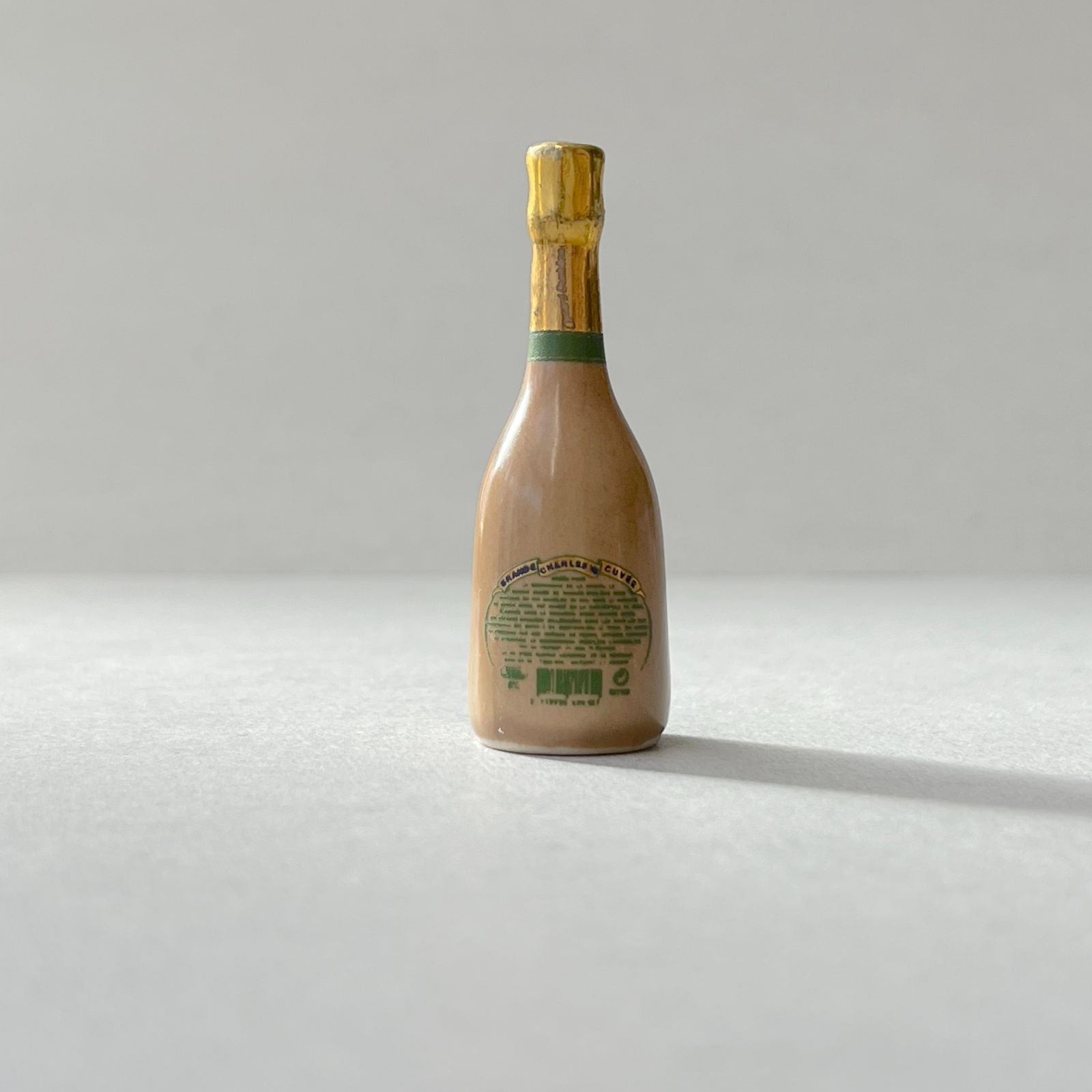 フェーヴ お酒のボトル フランス フェーブ ミニチュア陶器 m-1003