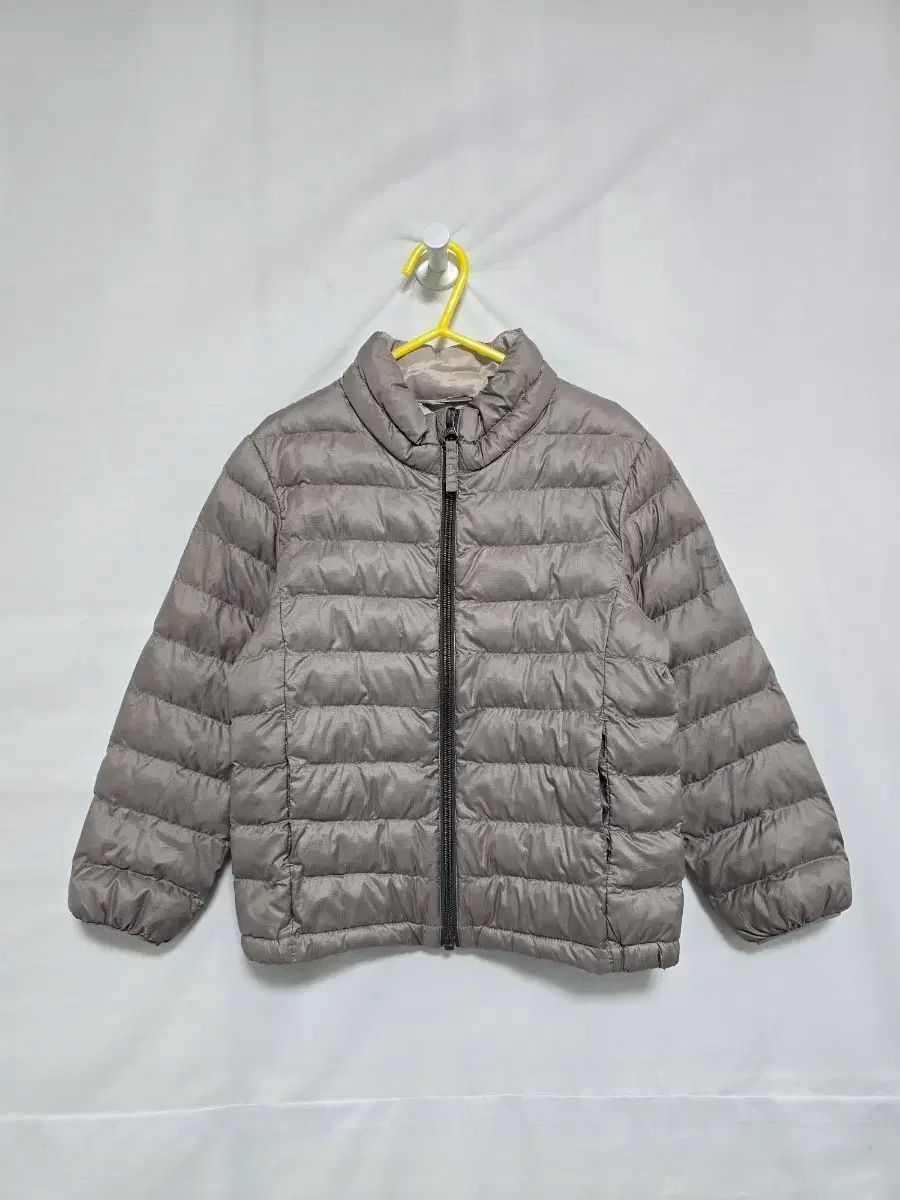 【本物保証，セール】 UNIQLO ユニクロ 軽量 キルティング ダウン アウター ジャケット ベージュ キッズ 3-4歳 1124 その他