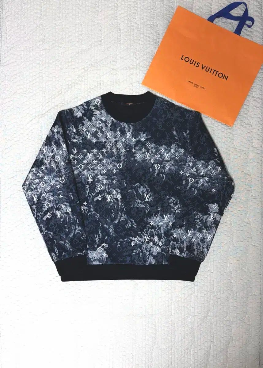【新品同様】ルイヴィトン トレーナー モノグラム タペストリー スウェット L Louis Vuitton ルイヴィトン タペストリー スウェット - メルカリ