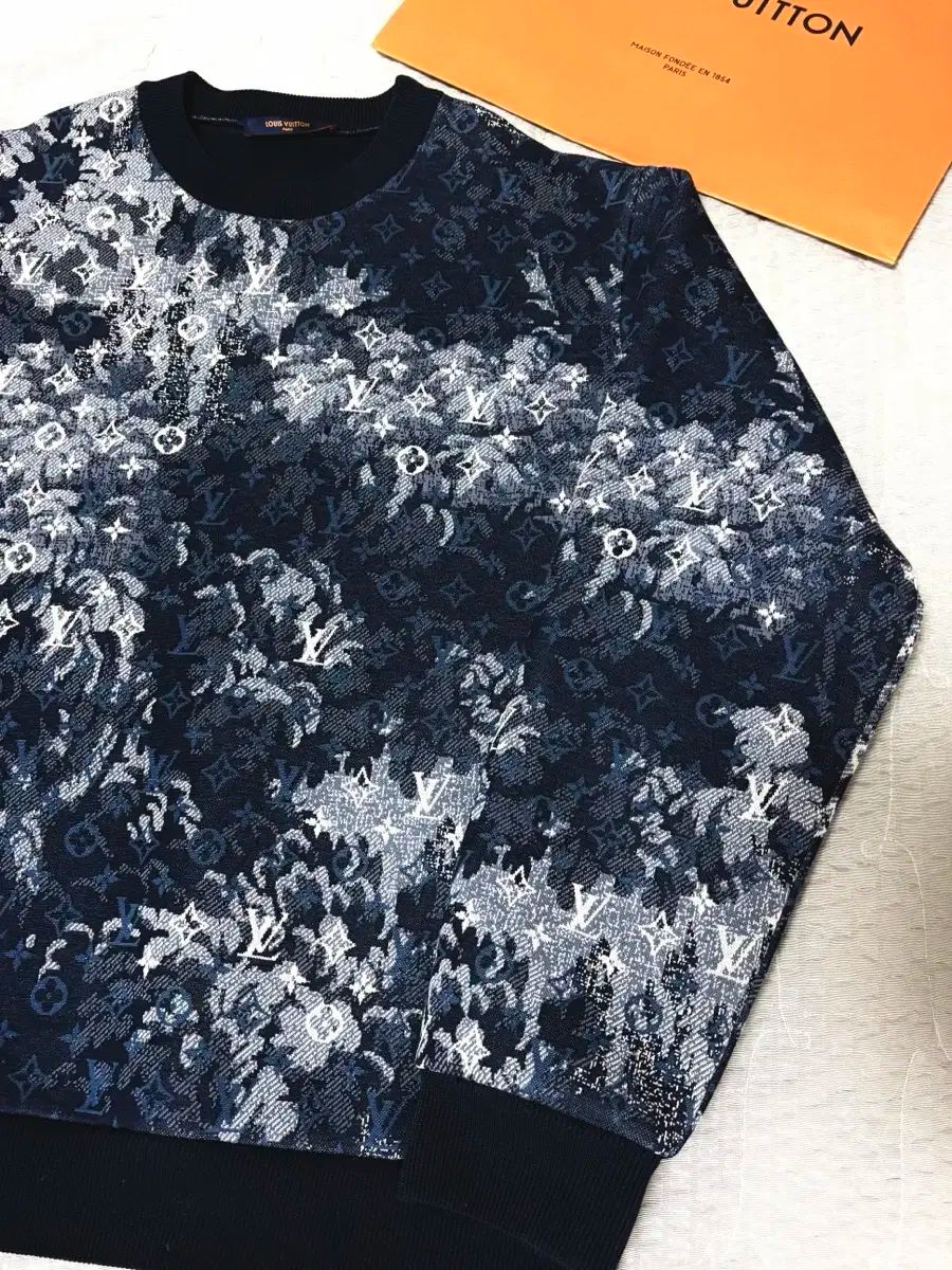 Louis Vuitton ルイヴィトン タペストリー スウェット - メルカリ