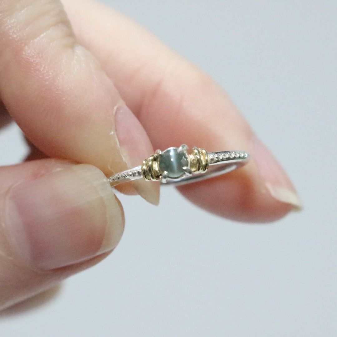 アレキサンドライトキャッツアイのK10YG小ワッカWミル打ちシルバーリング10号 アレキサンドライトキャッツアイのK10YG小ワッカWミル打ちシルバー