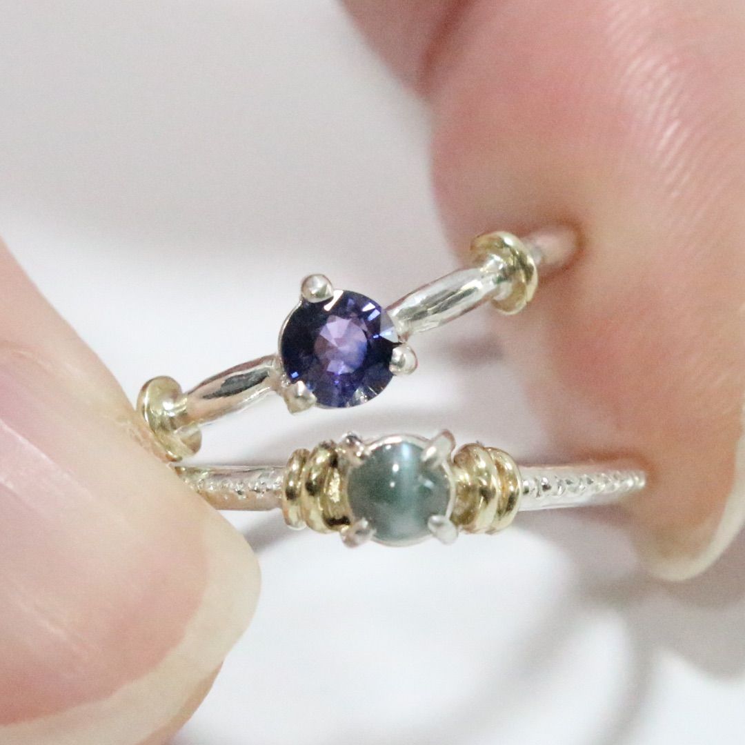 アレキサンドライトキャッツアイのK10YG小ワッカWミル打ちシルバー