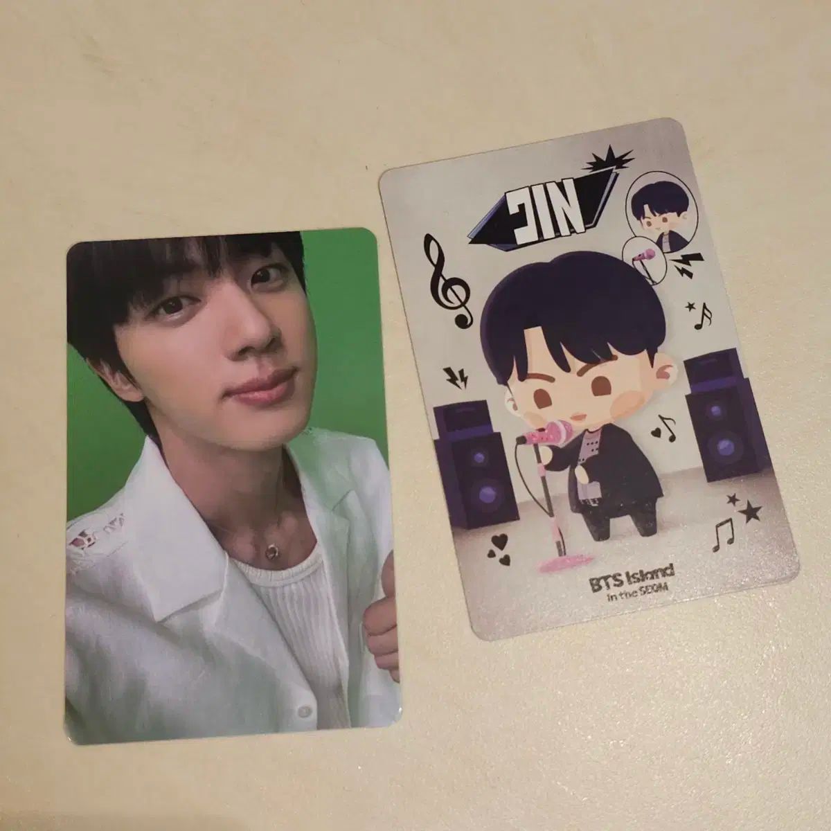 BTS JIN ジン トレカ SEOM In Island The 2枚セット メルカリ