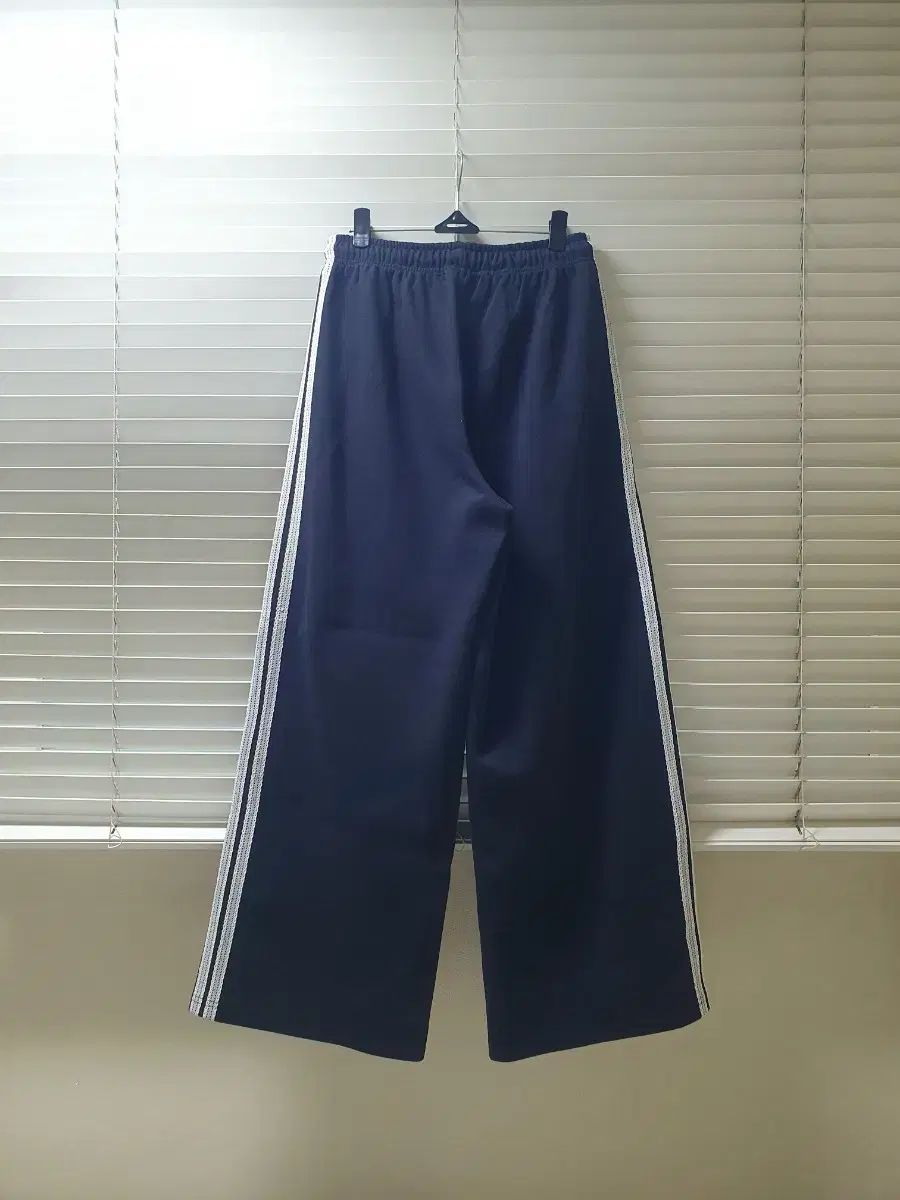 トレーニングパンツ