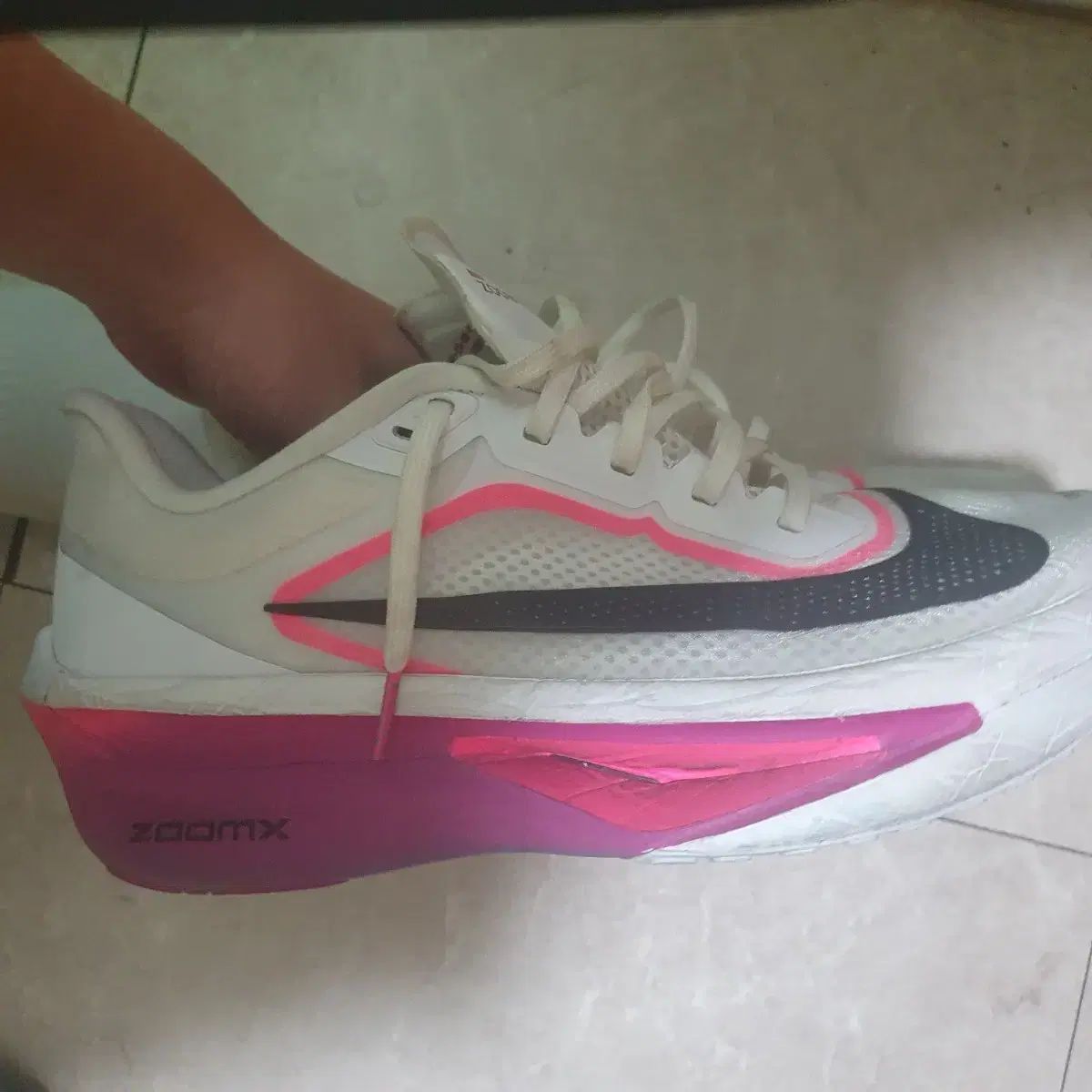 ナイキ ズームX 6 ランニングシューズ 白 ピンク