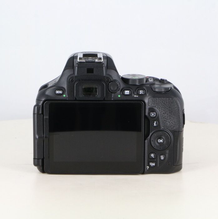 中古】(ニコン) Nikon D5600 ボディ - メルカリ
