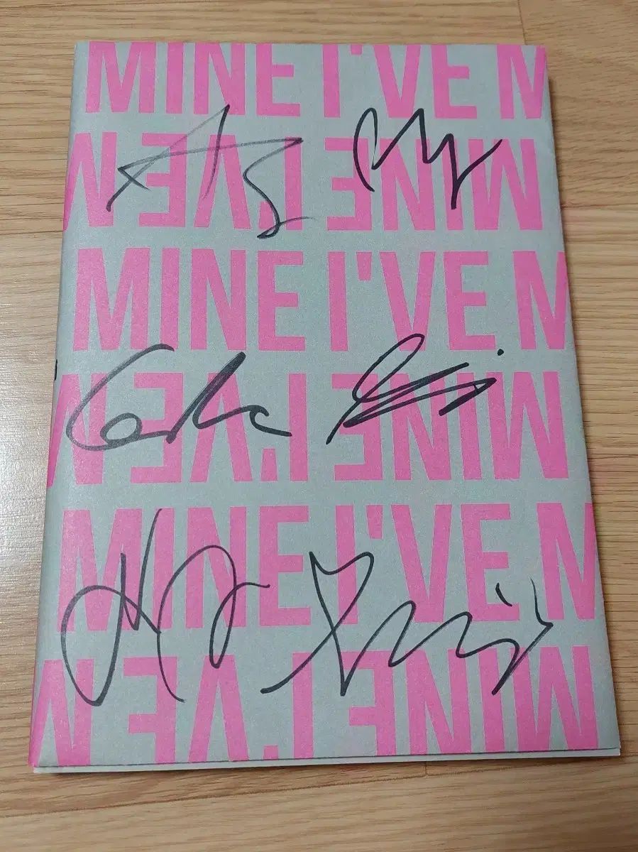 IVE MINE サイン入り 非売品 アルバム ver Baddie - メルカリ