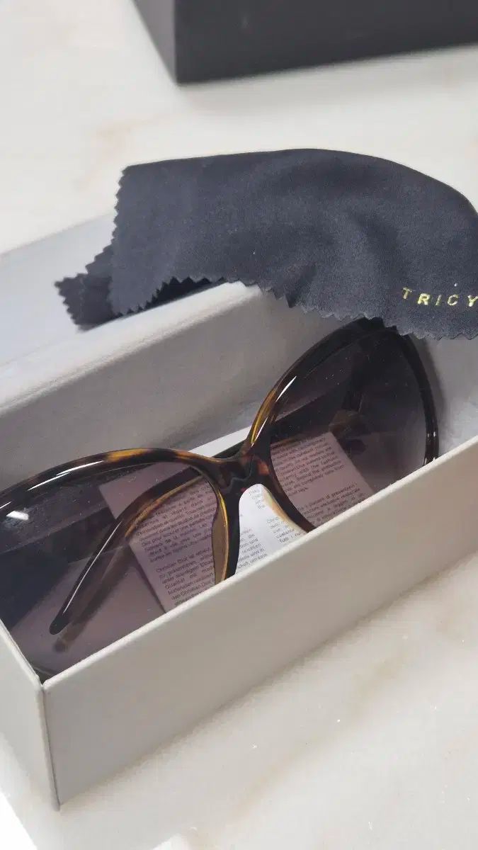  ディオール サングラス ヴィンテージ レオパード サングラス 小物