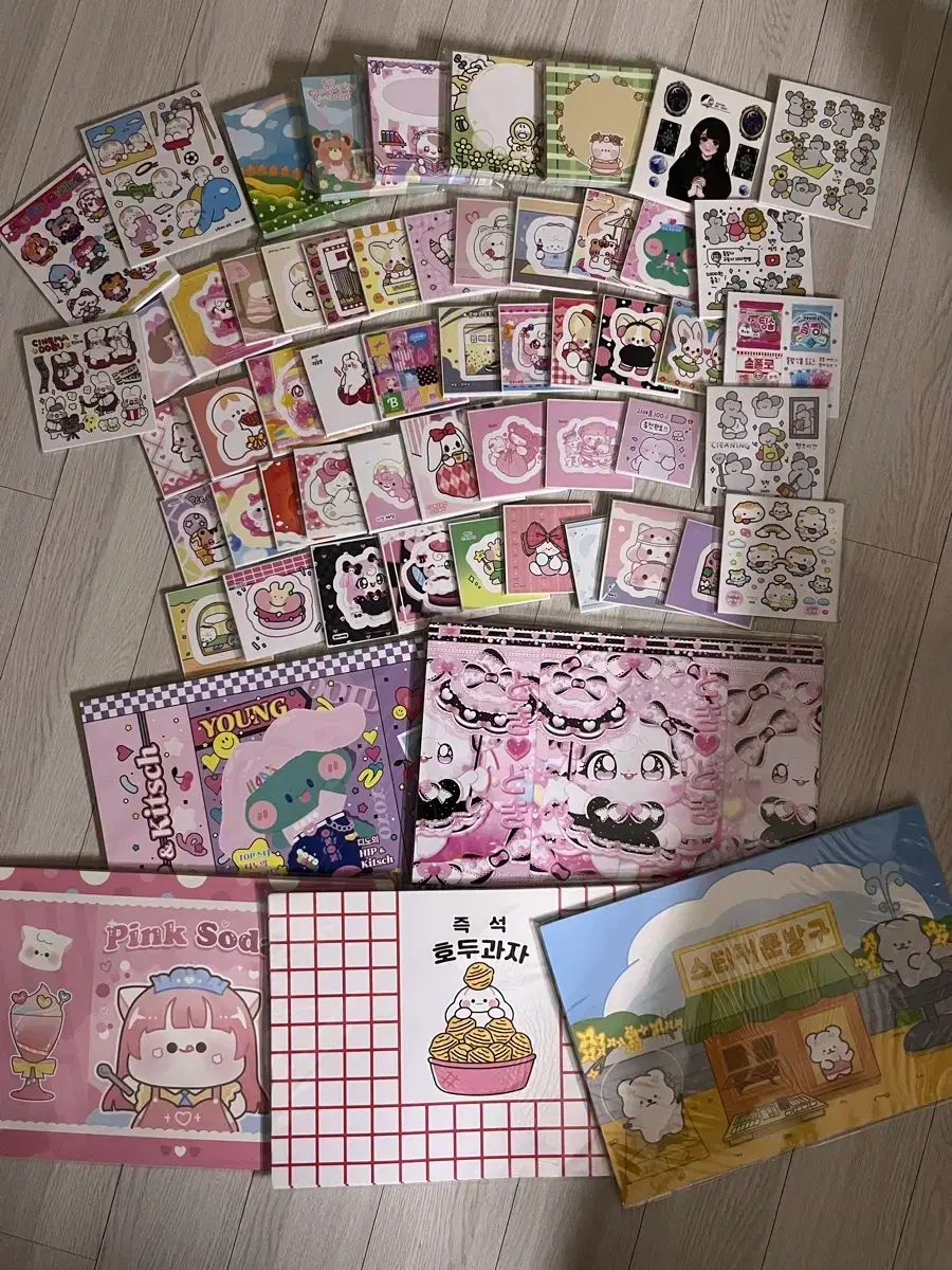 韓国雑貨 まとめ売り 韓国グッズまとめ売り 韓国雑貨まとめ売り 大阪市