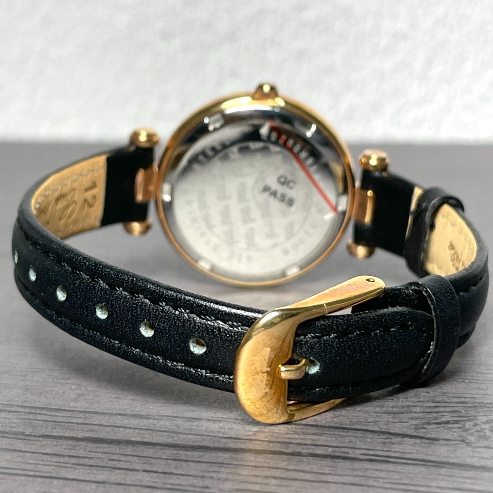Follie Follie フォリフォリ レザー 革 ベルト 丸形 レディース 腕時計 
