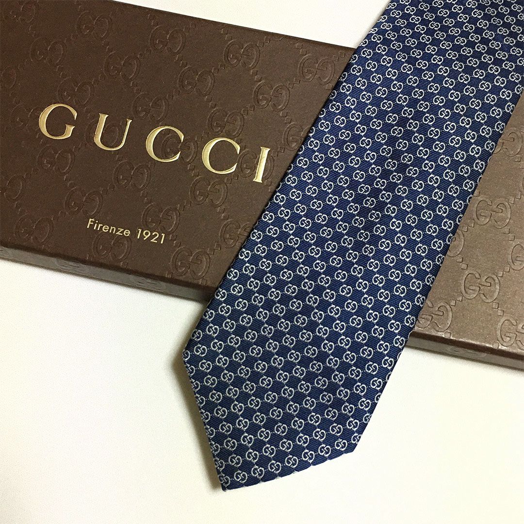 新品未使用☆GUCCI ネクタイ ネイビー シルク100% 未使用級 グッチ GUCCI ネクタイ シルク100% ネイビーブルー / ライト