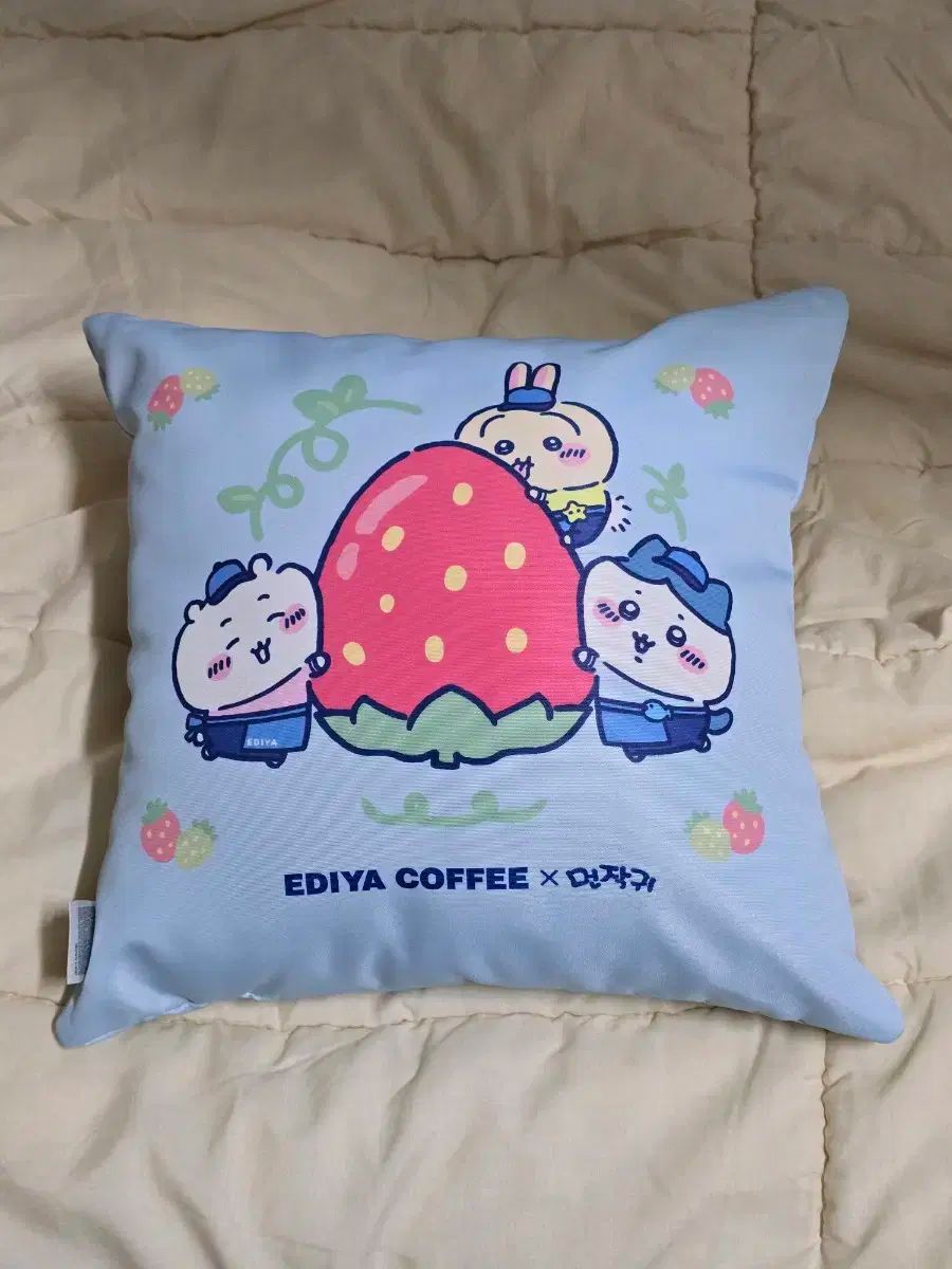 【新品】ちいかわ&ハチワレ 2つセット クッション EDIYA コラボ 新品】ちいかわ&ハチワレ 2つセット クッション EDIYA コラボ