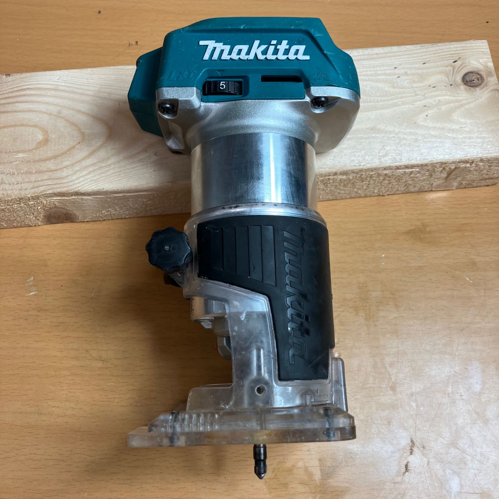 マキタ makita コードレストリマー RT 50 DZ