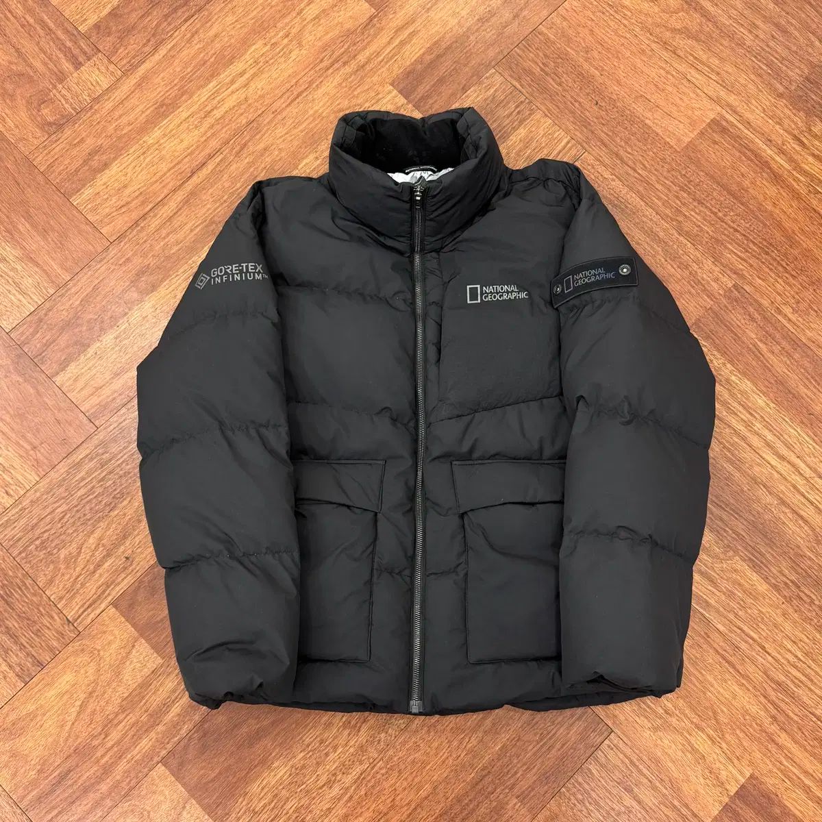 新品NATIONAL GEOGRAPHIC グラフィック GORE-TEX ダウン 工場 THE