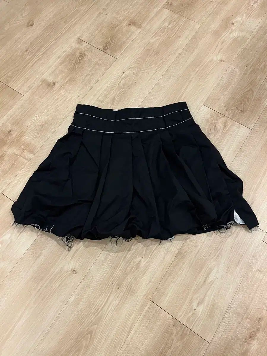 Openyy オープンワイワイ プリーツ ラブ スカート ブラック