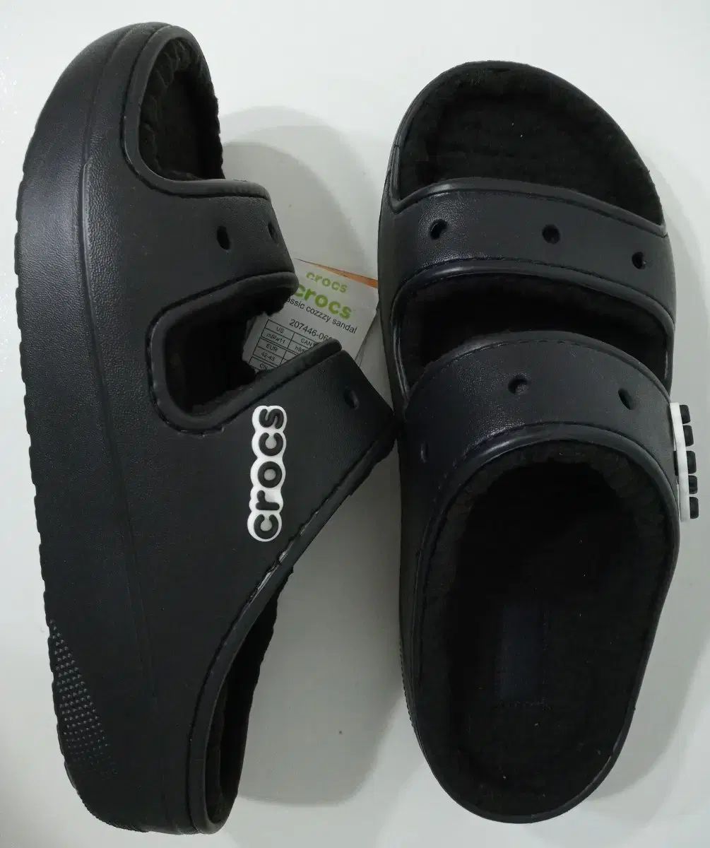 Crocs コージー サンダル ブラック 270