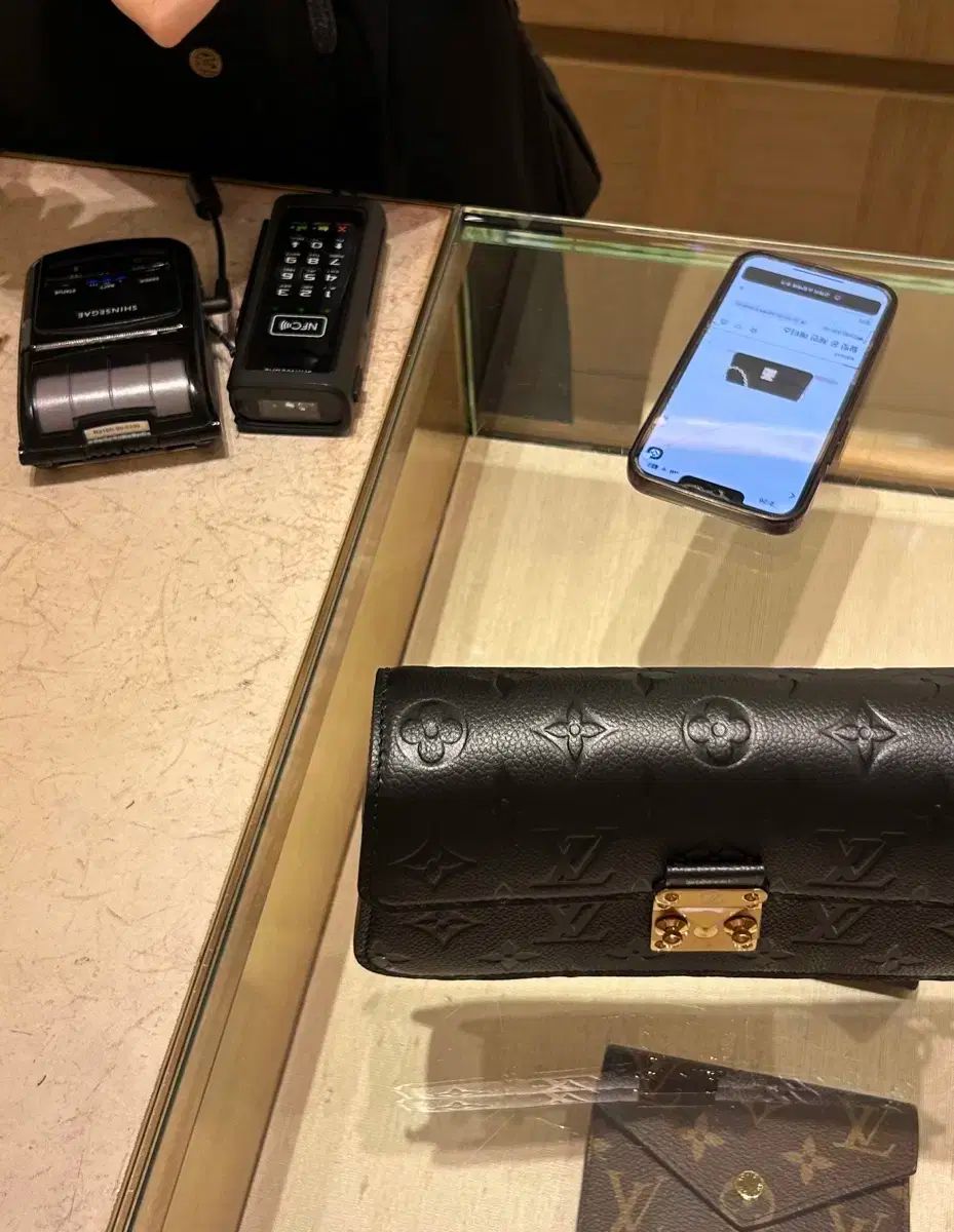 ルイヴィトン WILLLET ON チェーン メタス フルセット