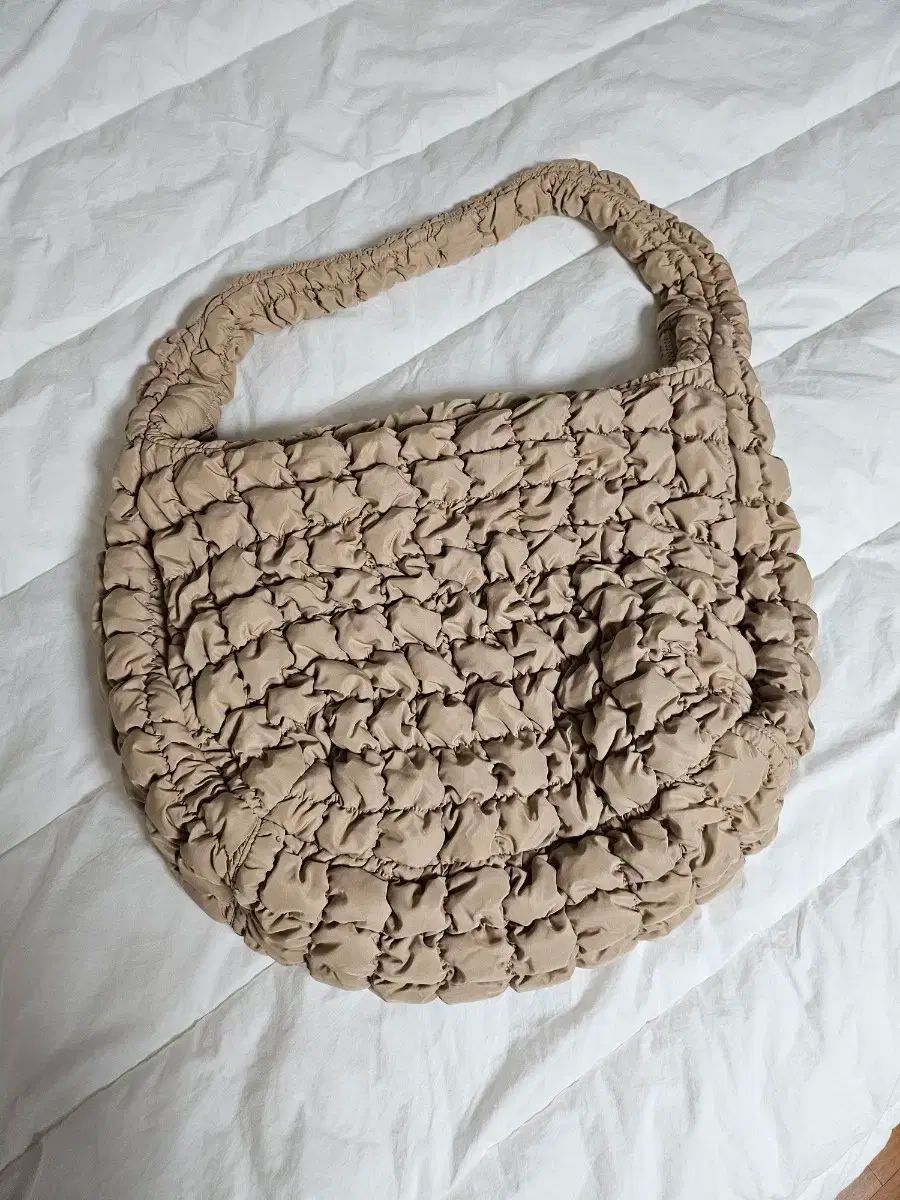Sale COS コス キルティングバッグ オーバーサイズ ベージュ