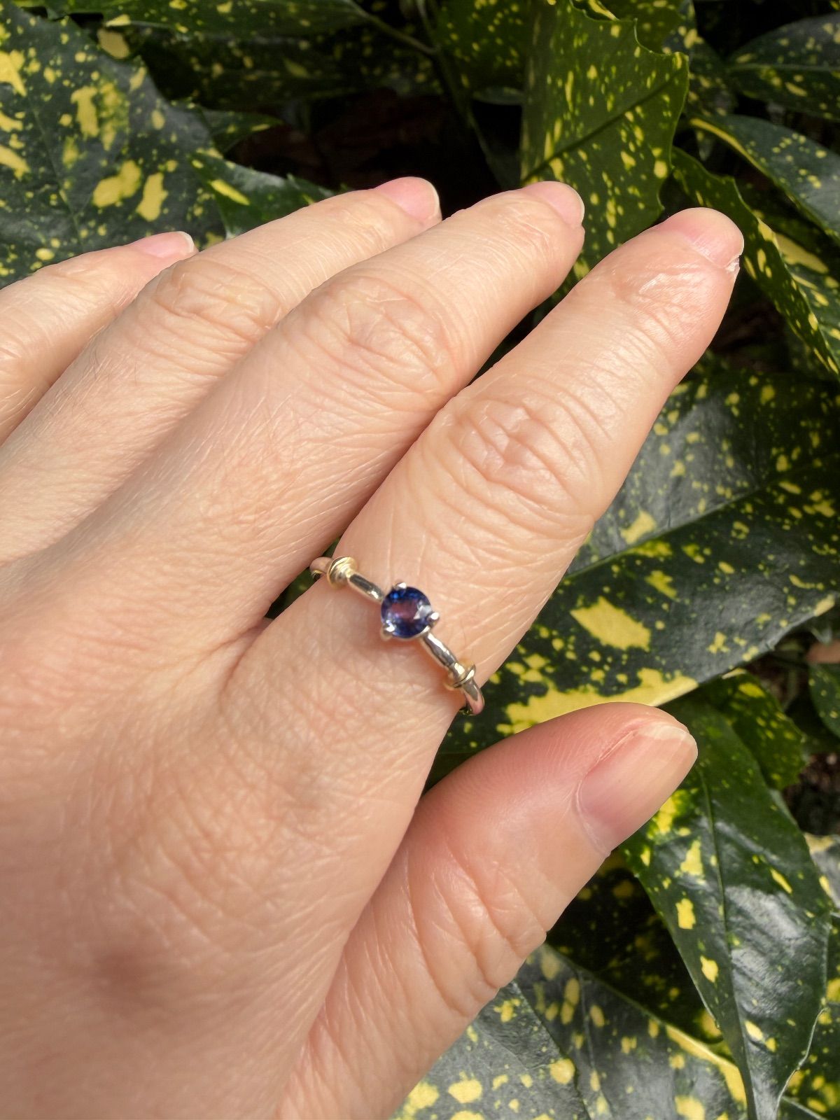 魅惑のパープルとブルーが融合するサファイアK10小ワッカシルバー