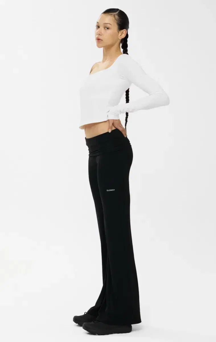 GLOWNY AIR FOLDING FLARE PANTS BLACK